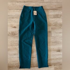 NWT Recreation evergreen pants pockets casual women size S